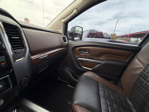 Used 2017 Nissan Titan Platinum Reserve image 20