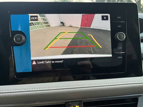 New 2025 Volkswagen Taos SEL image 28