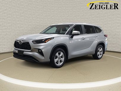 Used 2024 Toyota Highlander LE