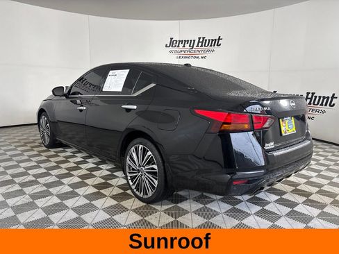 Used 2023 Nissan Altima 2.5 SL AWD/4WD image 7