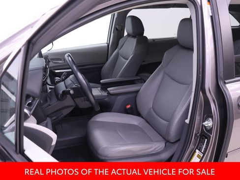 Certified 2022 Toyota Sienna XLE AWD/4WD image 4