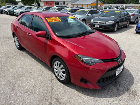 Used 2018 Toyota Corolla LE FWD image 1