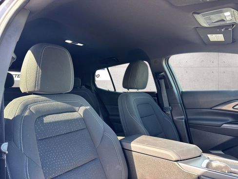 Used 2025 Chevrolet Equinox EV LT w/ Comfort Package image 7