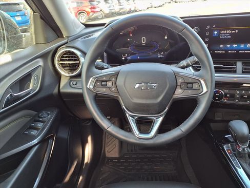 Used 2025 Chevrolet Trax ACTIV w/ Driver Confidence Package image 22