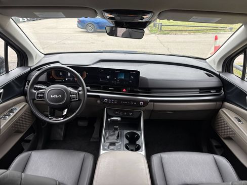 Used 2026 Kia Carnival FWD image 37