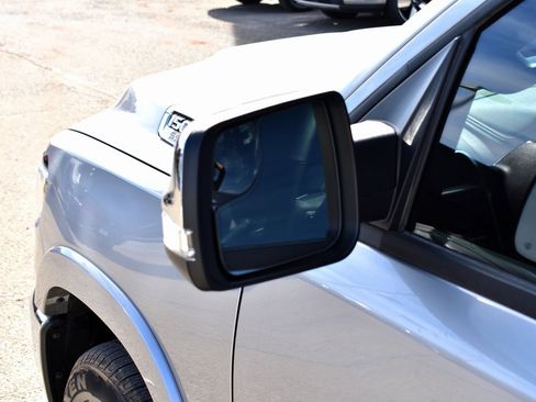 Used 2025 RAM 1500 Laramie image 15