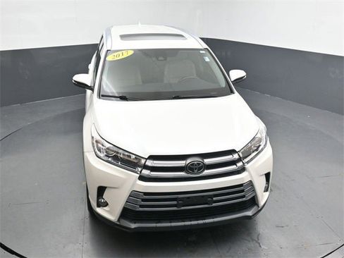 Used 2017 Toyota Highlander Limited image 32