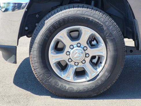 Used 2025 RAM 2500 Big Horn AWD/4WD image 12