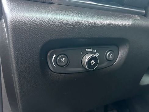 Used 2022 Chevrolet Equinox RS w/ RS Leather Package image 34