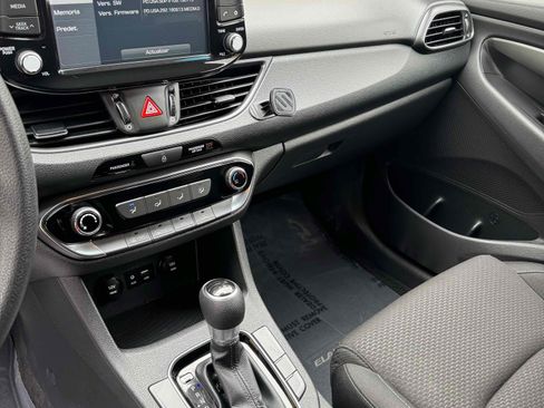 Used 2020 Hyundai Elantra GT FWD image 15