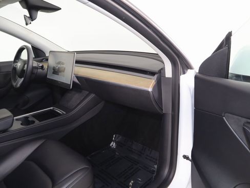Used 2022 Tesla Model Y Performance image 42