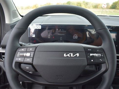 New 2026 Kia Sportage LX image 24