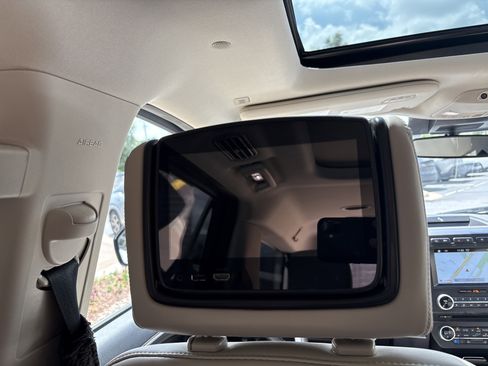 Used 2018 Ford Expedition Max Platinum AWD/4WD image 29