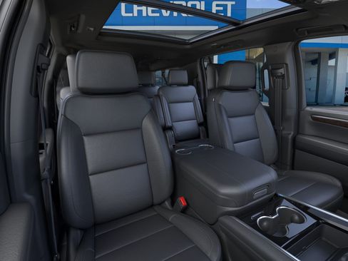 New 2026 Chevrolet Suburban Z71 image 16