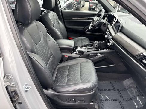 Used 2023 Kia Telluride EX X-Line image 9