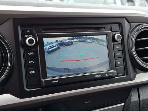Used 2017 Toyota Tacoma SR5 w/ Tow Package AWD/4WD image 20