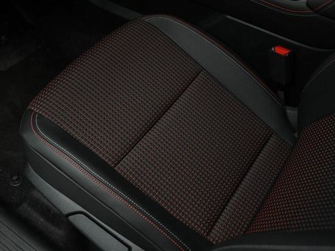 New 2025 Nissan Kicks SR image 25