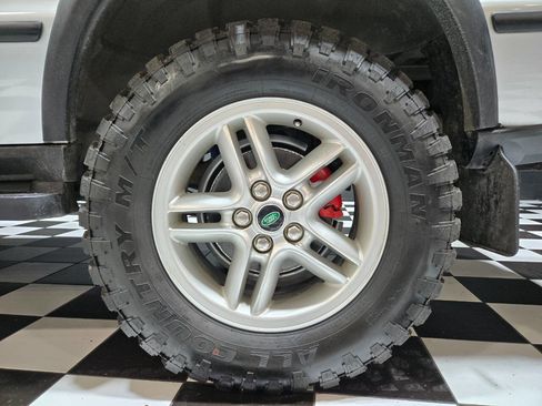 Used 2004 Land Rover Discovery SE image 13