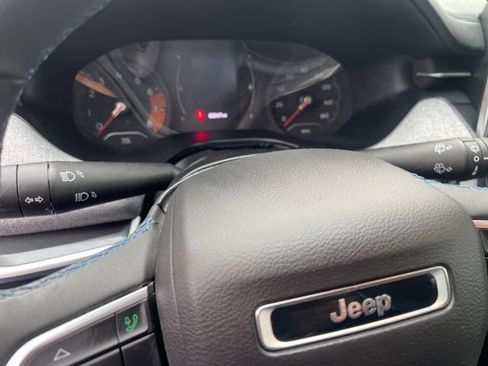 Used 2022 Jeep Compass Latitude AWD/4WD image 13