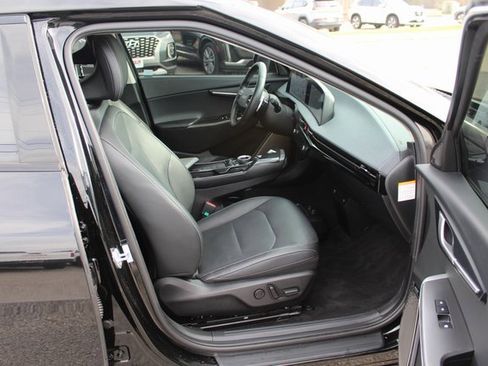 Used 2022 Kia EV6 Wind image 6
