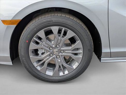 New 2026 Honda Odyssey Touring image 10