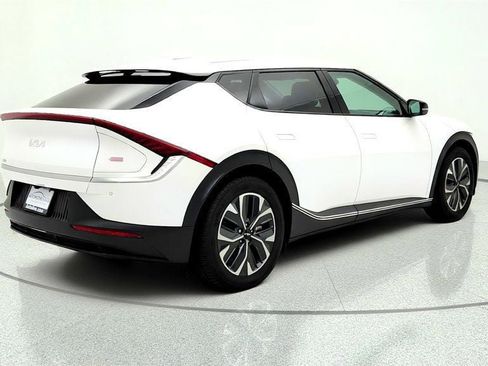 Used 2024 Kia EV6 Light AWD/4WD image 5