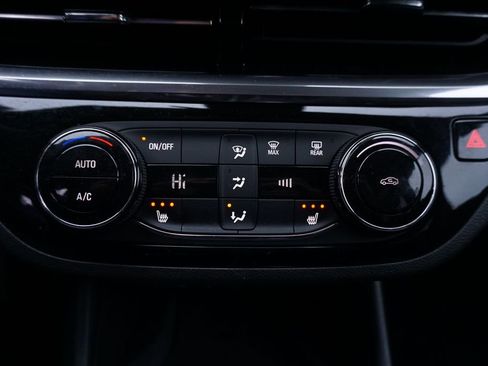 Used 2024 Buick Envista Sport Touring w/ Convenience I Package FWD image 16