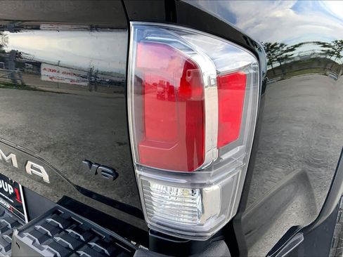 Used 2020 Toyota Tacoma TRD Off-Road image 29