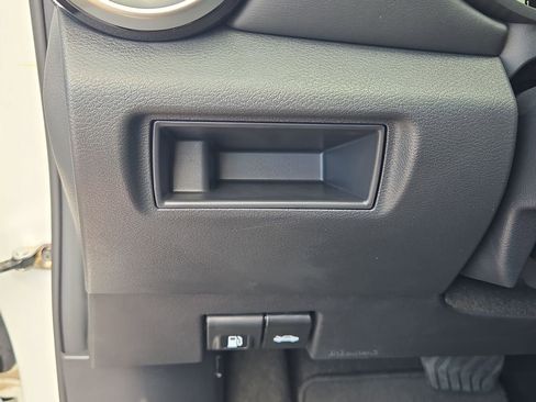 Used 2025 Nissan Versa SR w/ Trunk Package FWD image 25
