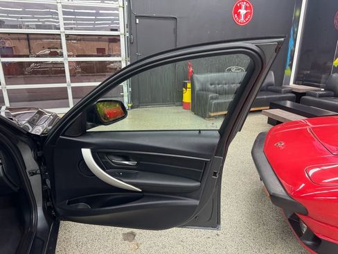 Used 2014 BMW 328i xDrive Wagon image 18