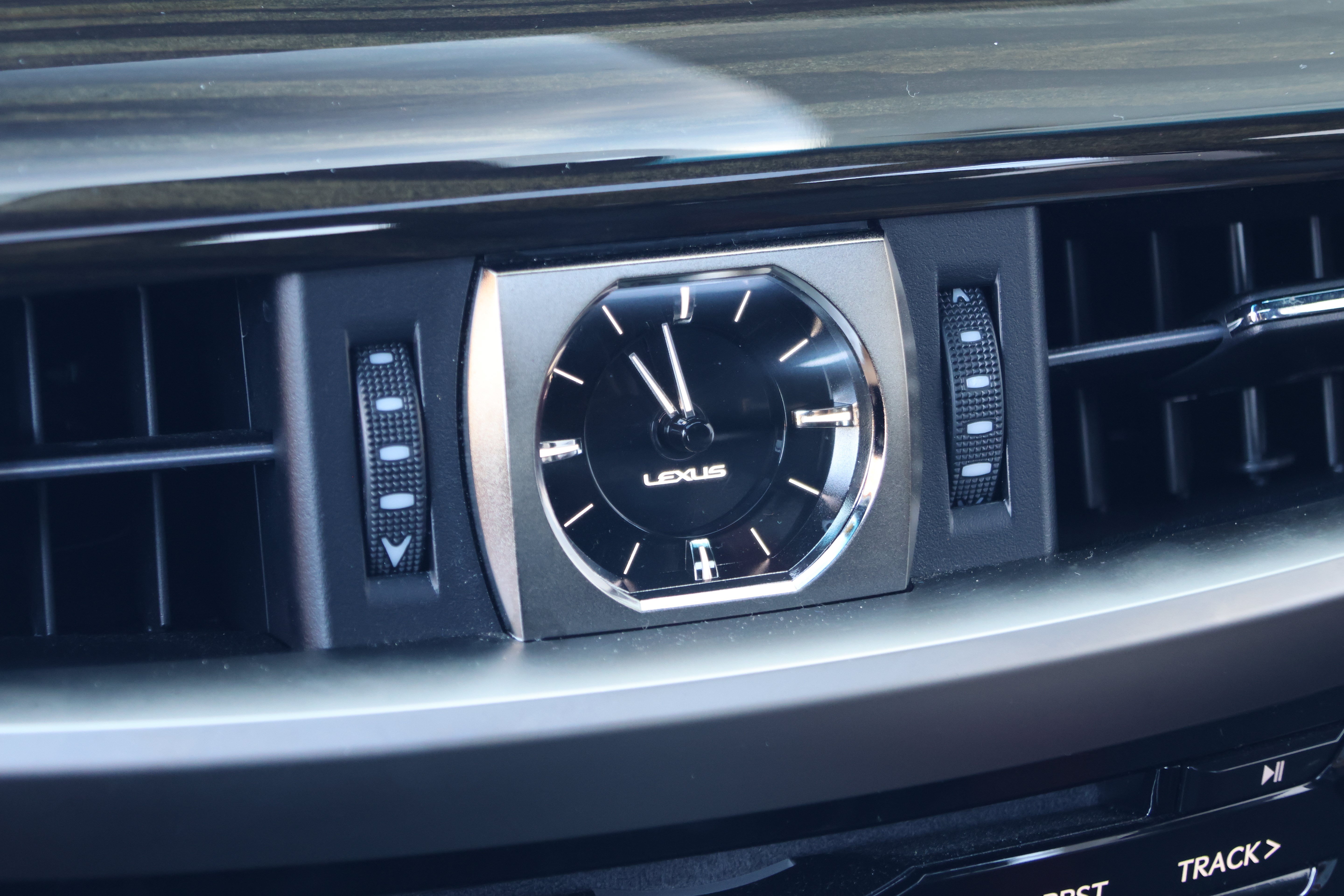 Used 2021 Lexus LX 570 4WD w/ Inspiration Series #2 image 23
