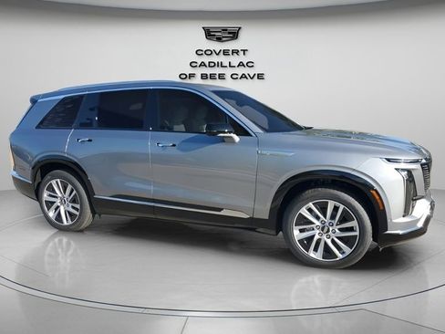 New 2026 Cadillac Vistiq Luxury w/ LPO, Floor Liner Package image 12