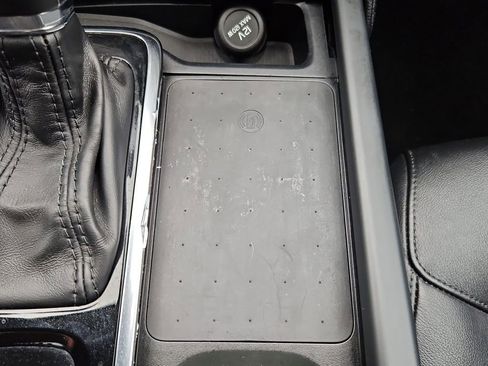 Used 2022 Volvo XC90 T5 Momentum w/ Climate Package image 22