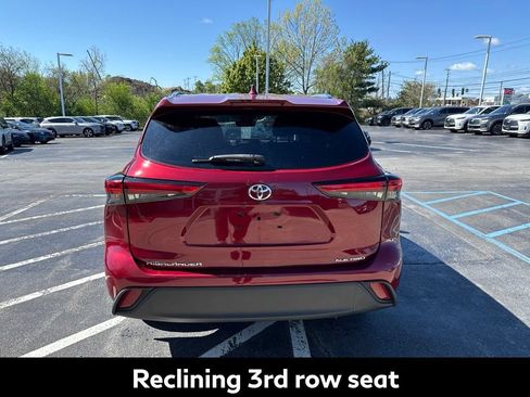 Used 2021 Toyota Highlander XLE AWD/4WD image 5