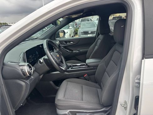 Used 2025 Chevrolet Equinox LT AWD/4WD image 27