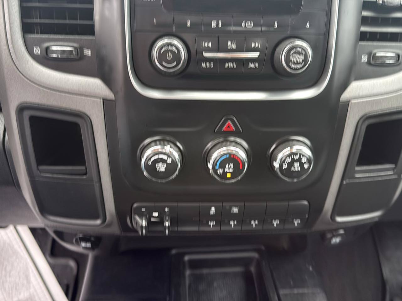 Used 2014 RAM 3500 Tradesman w/ Chrome Appearance Group AWD/4WD image 16