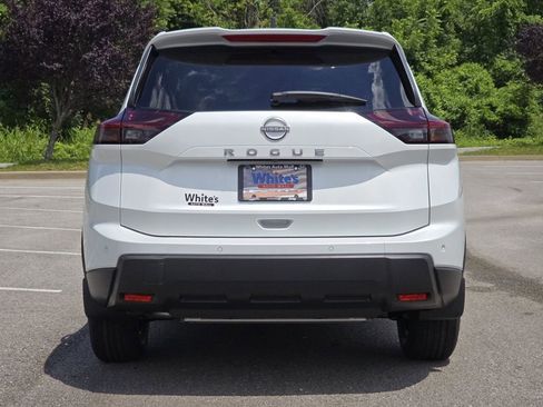 Used 2025 Nissan Rogue S image 15