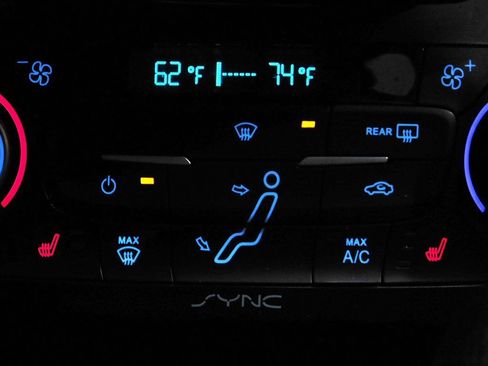 Used 2018 Ford Focus SE w/ SE Winter Package image 47