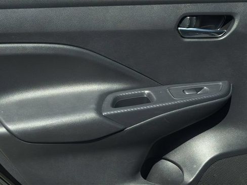 Used 2025 Nissan Versa SV FWD image 19