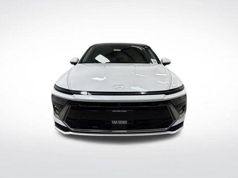 Used 2025 Hyundai Sonata Limited image 12