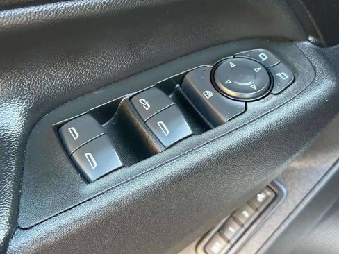 Used 2021 Chevrolet Equinox LT image 49