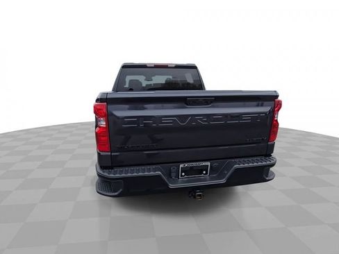Used 2023 Chevrolet Silverado 1500 Custom Trail Boss w/ 2.7L Blackout Package AWD/4WD image 7