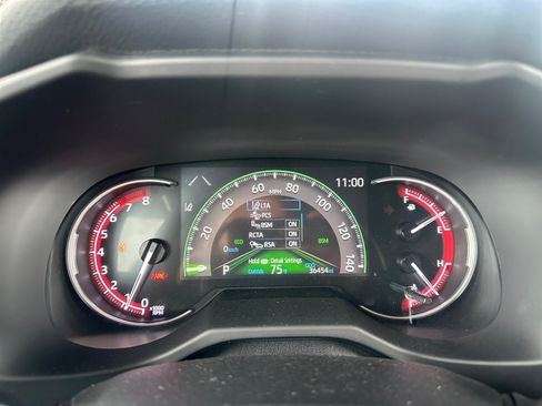 Used 2025 Toyota RAV4 XLE FWD image 21