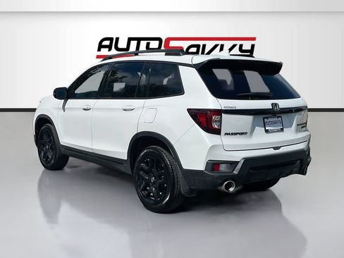Used 2025 Honda Passport Black Edition image 5