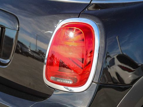 Used 2022 MINI Cooper 4-Door Hardtop image 10