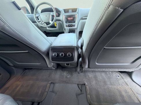Used 2015 GMC Acadia SLE FWD image 32