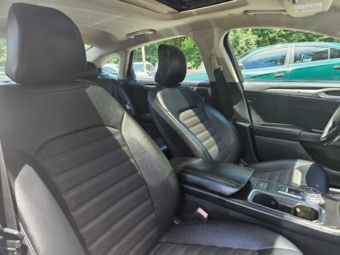 Used 2017 Ford Fusion SE w/ Equipment Group 601A image 41