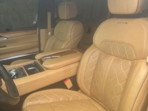 Used 2022 Jeep Grand Wagoneer Series III w/ Rear Seat Video Group 1 image 6