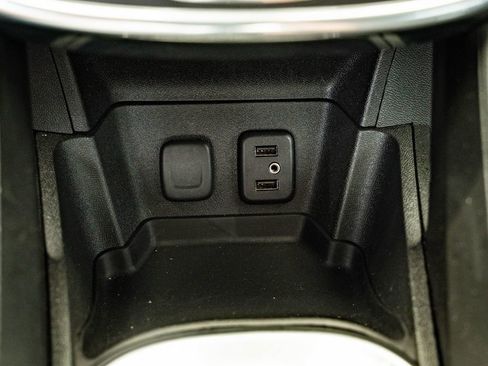 Used 2017 Chevrolet Volt Premier w/ Driver Confidence II Package FWD image 35