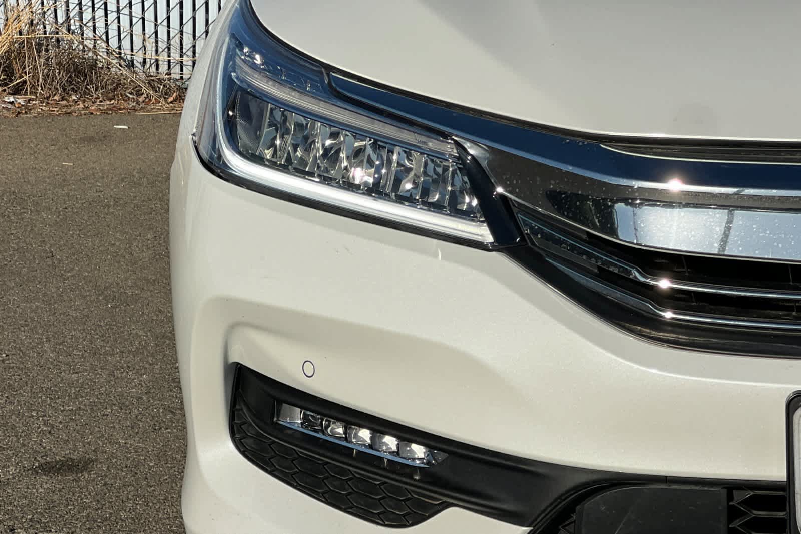 Used 2017 Honda Accord Touring image 17